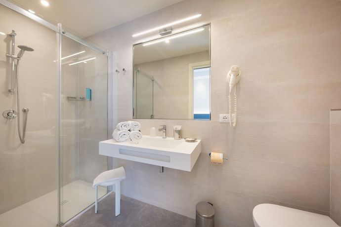 Imagen de la habitación del Hotel Ariston, Caorle. Foto 18
