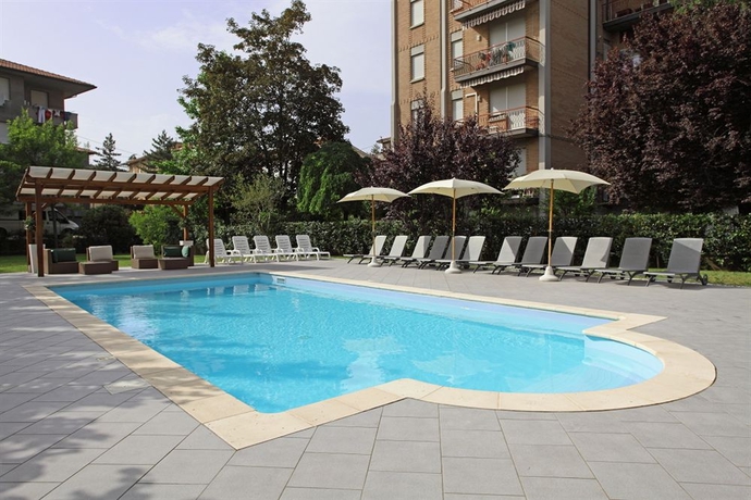 Imagen de la piscina del Hotel Ariston, Castrocaro Terme. Foto 11