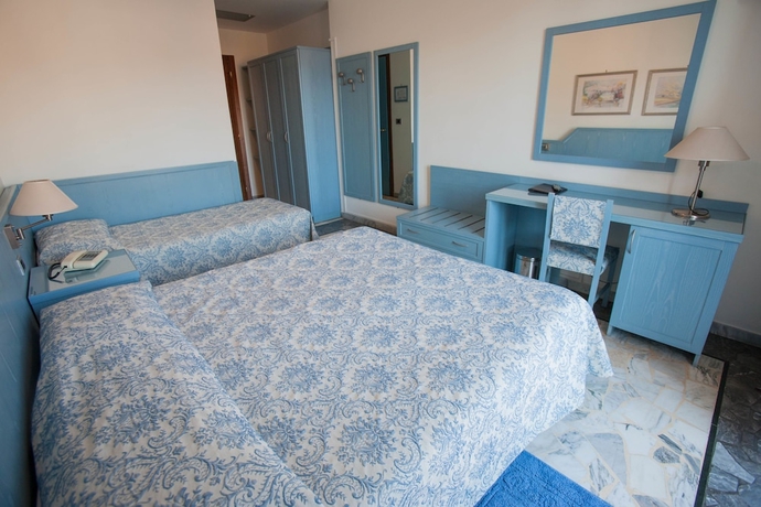 Imagen de la habitación del Hotel Ariston, IMPERIA. Foto 4