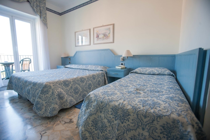 Imagen de la habitación del Hotel Ariston, IMPERIA. Foto 6