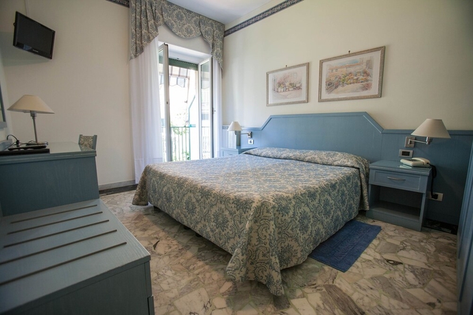 Imagen de la habitación del Hotel Ariston, IMPERIA. Foto 8