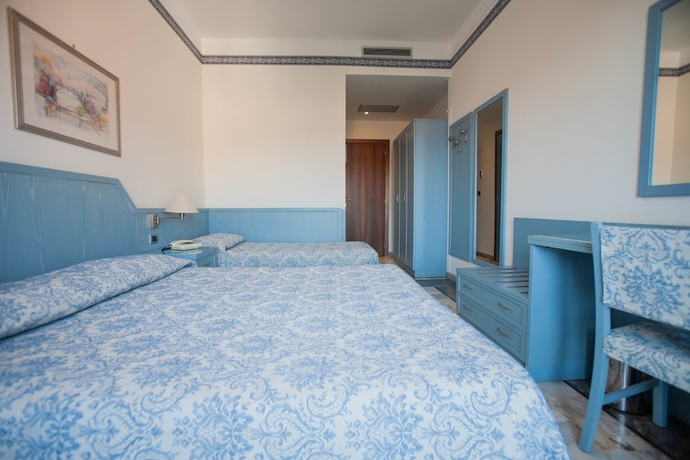 Imagen de la habitación del Hotel Ariston, IMPERIA. Foto 12