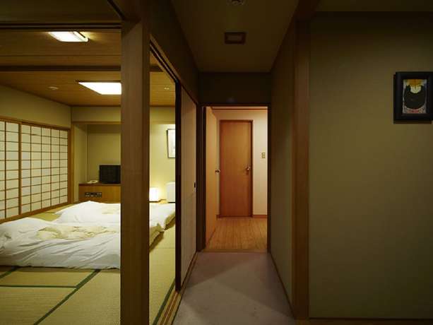 Imagen de la habitación del Hotel Ariston Kobe. Foto 13