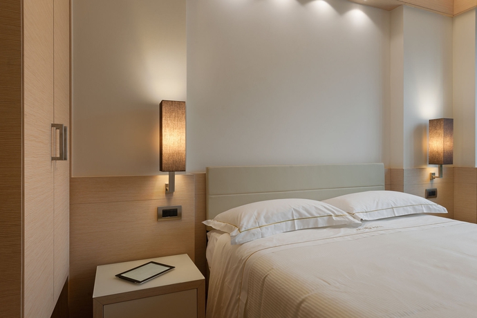 Imagen de la habitación del Hotel Ariston, Milán. Foto 7