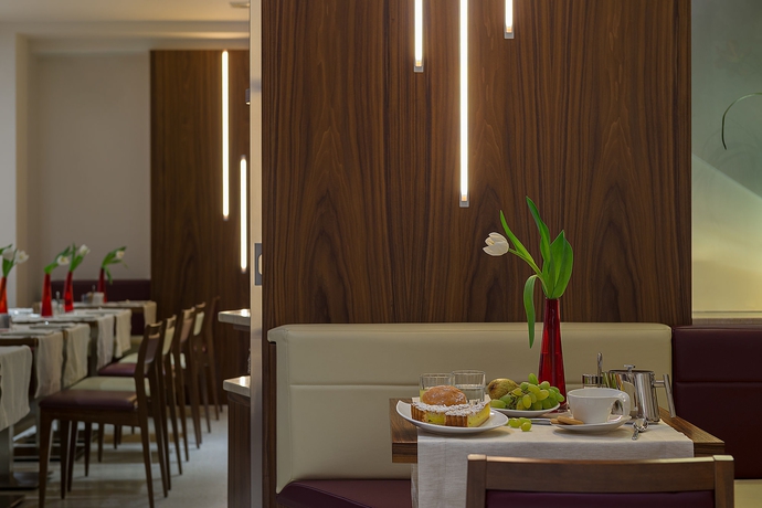 Imagen del bar/restaurante del Hotel Ariston, Milán. Foto 2