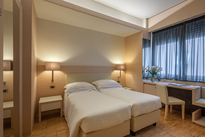 Imagen de la habitación del Hotel Ariston, Milán. Foto 10