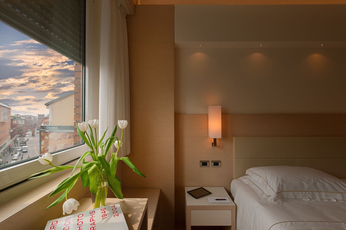 Imagen de la habitación del Hotel Ariston, Milán. Foto 11