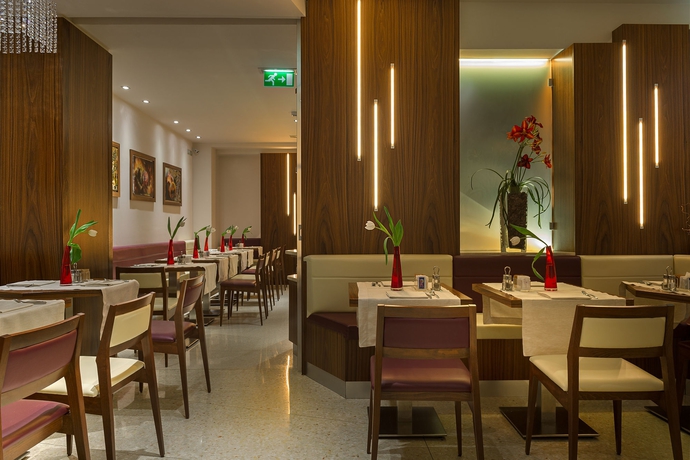 Imagen del bar/restaurante del Hotel Ariston, Milán. Foto 3