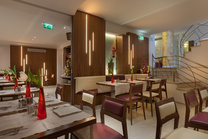 Imagen del bar/restaurante del Hotel Ariston, Milán. Foto 4