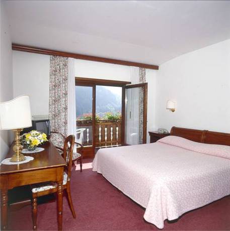 Imagen de la habitación del Hotel Ariston, Molveno. Foto 6
