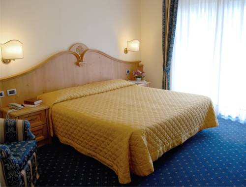 Imagen de la habitación del Hotel Ariston, Molveno. Foto 9