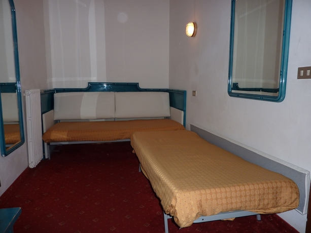 Imagen de la habitación del Hotel Ariston Montecarlo. Foto 15