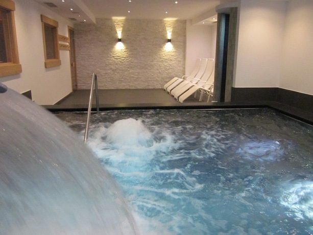 Imagen de la piscina del Hotel Ariston, Patascoss. Foto 19