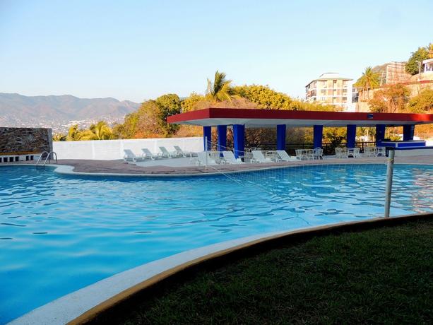 Imagen de la piscina del Hotel Aristos Acapulco. Foto 12