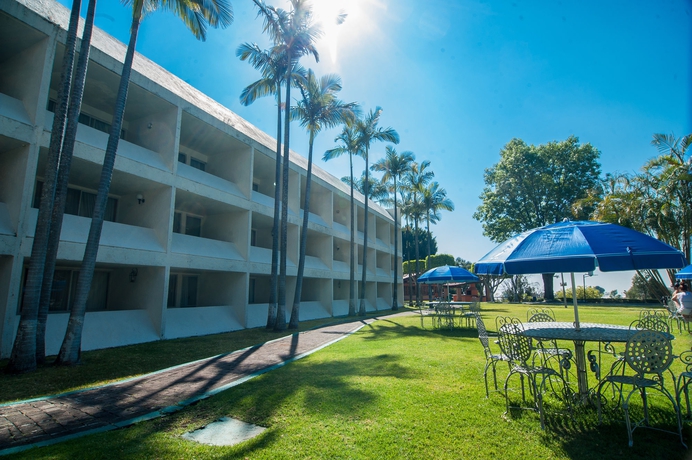 Imagen de los exteriores del Hotel Aristos Cuernavaca. Foto 13