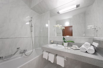 Imagen de la habitación del Hotel Aristos. Foto 5