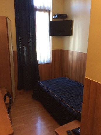 Imagen de la habitación del Hotel Aristote. Foto 5