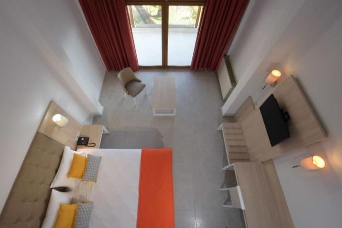 Imagen de la habitación del Hotel Aristoteles Holiday Resort and Spa. Foto 5
