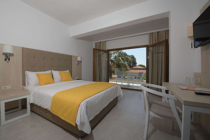 Imagen de la habitación del Hotel Aristoteles Holiday Resort and Spa. Foto 7