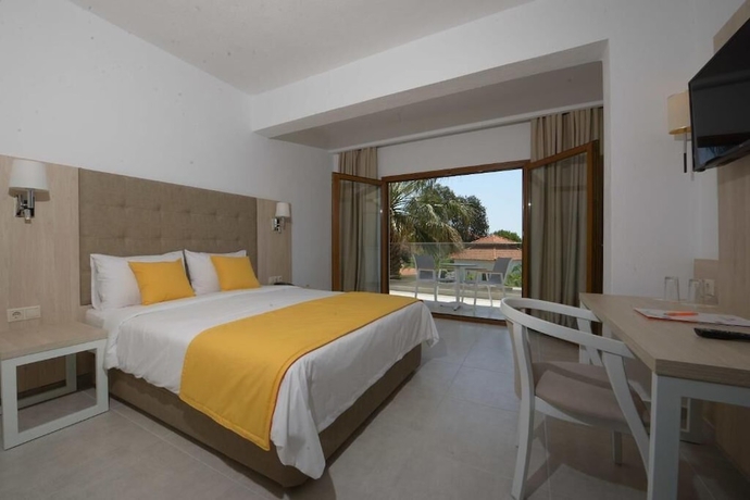 Imagen de la habitación del Hotel Aristoteles Holiday Resort and Spa. Foto 11