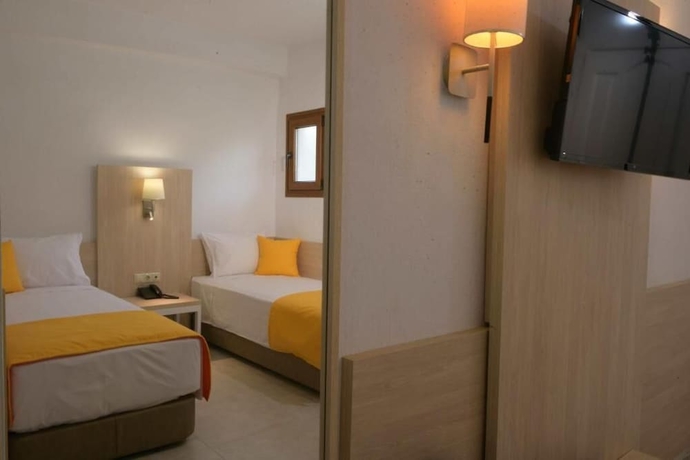 Imagen de la habitación del Hotel Aristoteles Holiday Resort and Spa. Foto 12