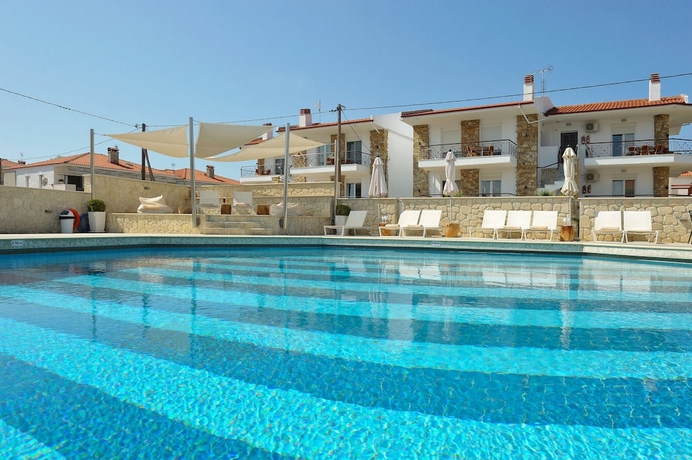 Imagen de la piscina del Hotel Aristotelis, Fourka. Foto 19
