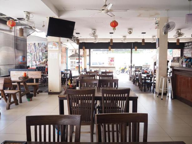 Imagen del bar/restaurante del Hotel Arita House. Foto 4