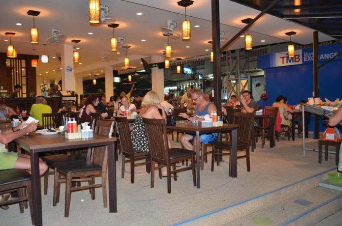 Imagen del bar/restaurante del Hotel Arita House. Foto 10