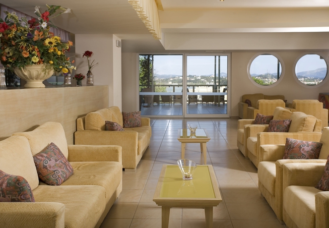 Imagen de los interiores del Hotel Ariti Grand Corfu. Foto 12