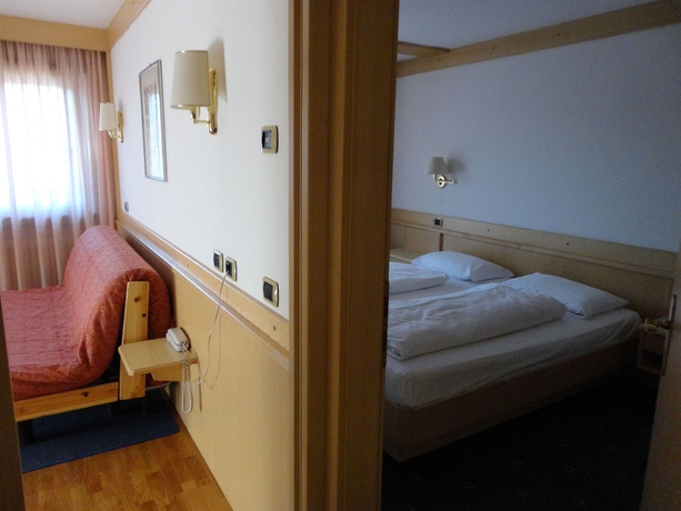 Imagen de la habitación del Hotel Aritz. Foto 12