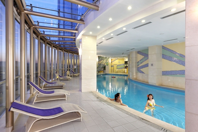 Imagen de la piscina del Hotel Ariva Beijing West and Serviced Apartment. Foto 19