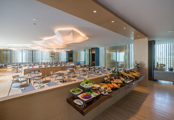 Imagen del bar/restaurante del Hotel Arize Sri Racha. Foto 4