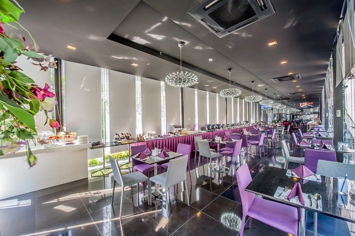 Imagen del bar/restaurante del Hotel Arize Sukhumvit. Foto 4