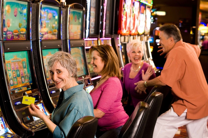 Imagen de los interiores del Hotel Arizona Charlie's Decatur. Foto 15