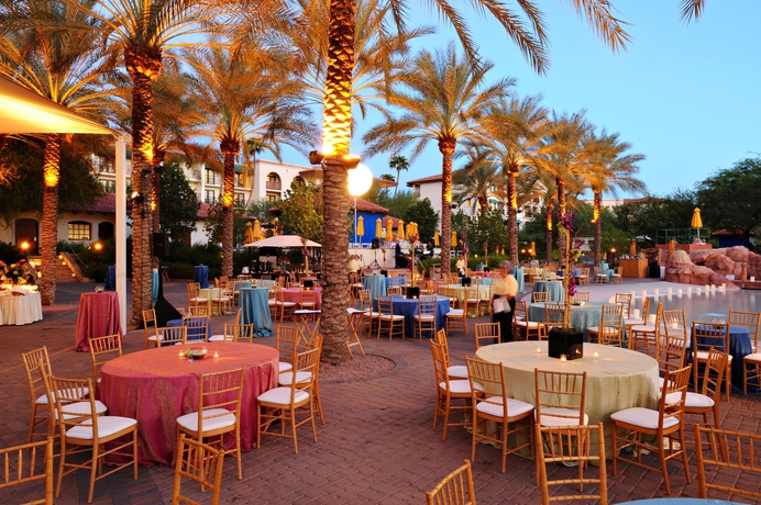 Imagen del bar/restaurante del Hotel Arizona Grand Resort and Spa. Foto 5