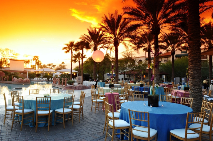 Imagen del bar/restaurante del Hotel Arizona Grand Resort and Spa. Foto 6