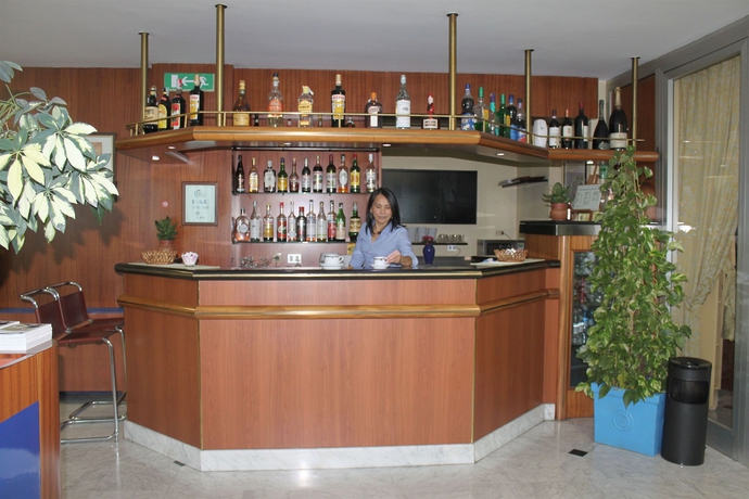 Imagen del bar/restaurante del Hotel Arizona, Milán. Foto 1