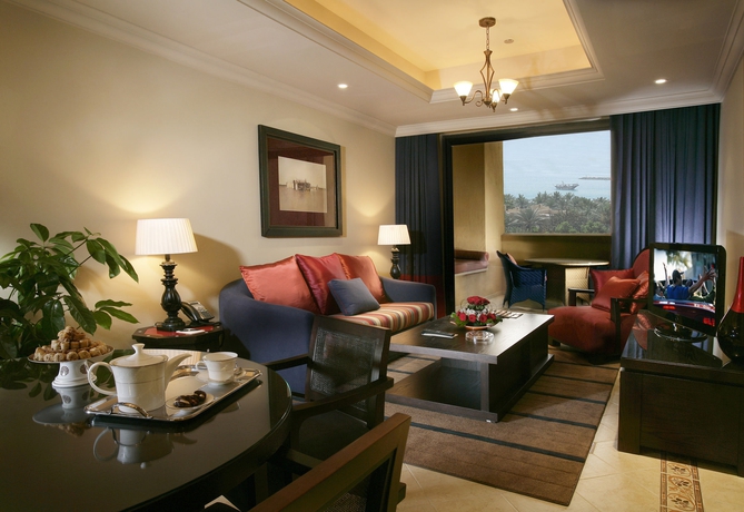 Imagen de los interiores del Hotel Arjaan By Rotana Dubai Media City. Foto 12