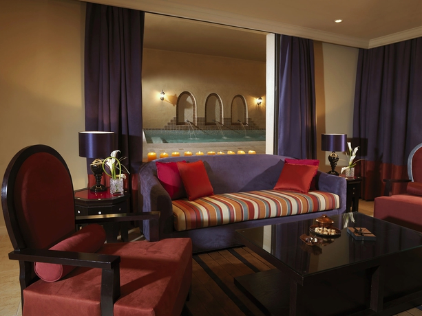 Imagen de los interiores del Hotel Arjaan By Rotana Dubai Media City. Foto 13