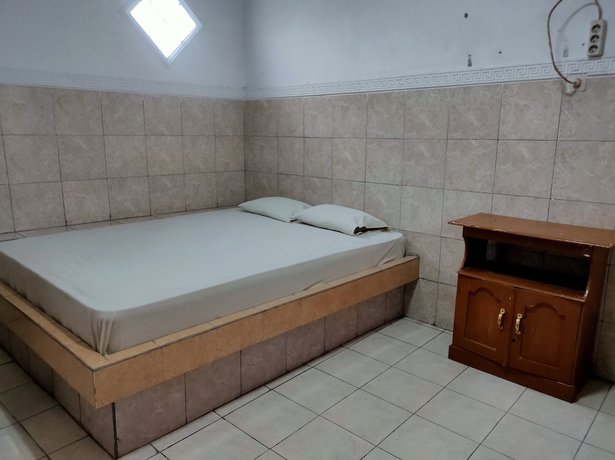 Imagen de la habitación del Hotel Arjuna Sari Bandungan. Foto 2