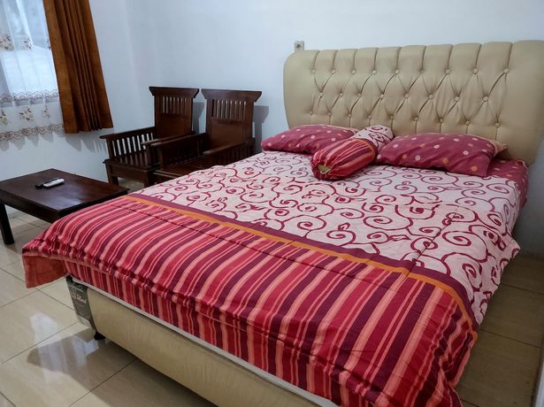Imagen de la habitación del Hotel Arjuna Sari Bandungan. Foto 3