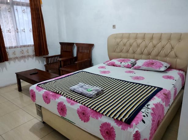 Imagen de la habitación del Hotel Arjuna Sari Bandungan. Foto 7