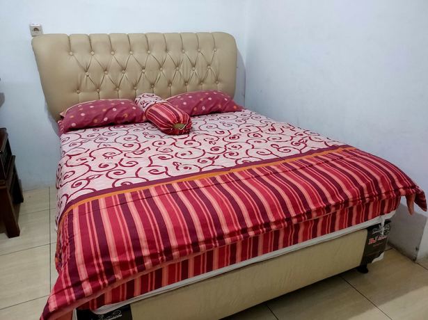 Imagen de la habitación del Hotel Arjuna Sari Bandungan. Foto 11