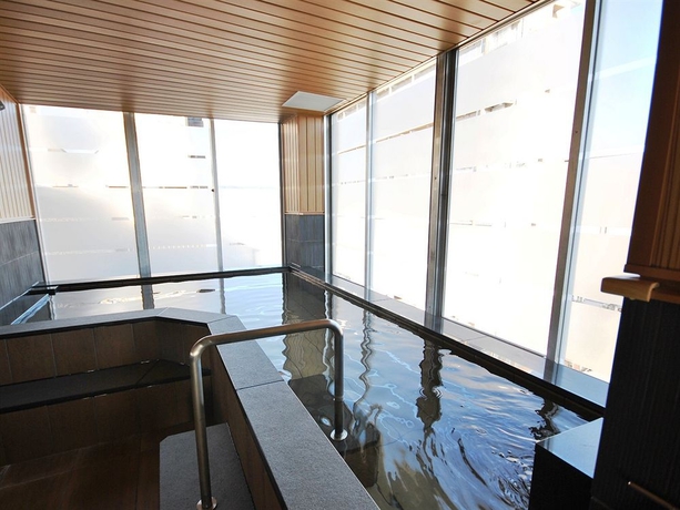 Imagen de la piscina del Hotel Ark Hiroshima Eki Minami. Foto 14