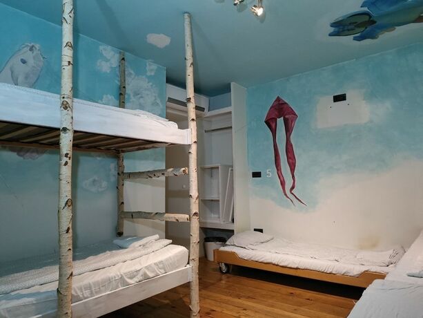 Imagen de la habitación del Hotel ArkaBarka Floating Hostel and Apartments. Foto 14