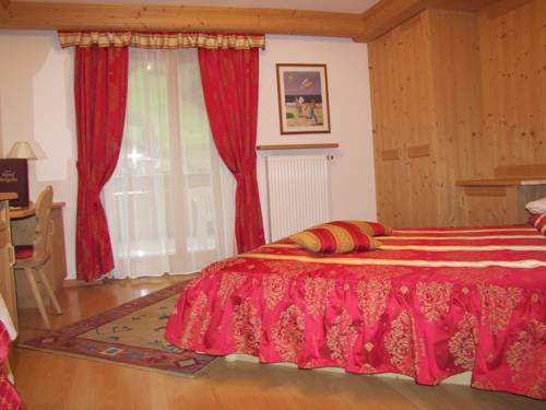 Imagen de la habitación del Hotel Arkadia, Burj&eacute;. Foto 6