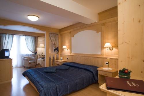 Imagen de la habitación del Hotel Arkadia, Burj&eacute;. Foto 8