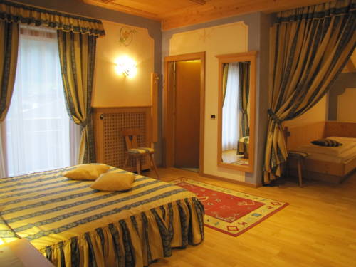 Imagen de la habitación del Hotel Arkadia, Burj&eacute;. Foto 10
