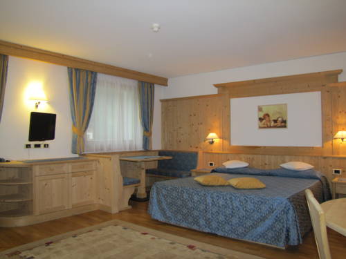 Imagen de la habitación del Hotel Arkadia, Burj&eacute;. Foto 11