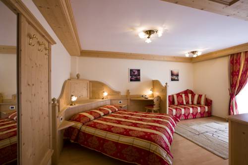 Imagen de la habitación del Hotel Arkadia, Burj&eacute;. Foto 13